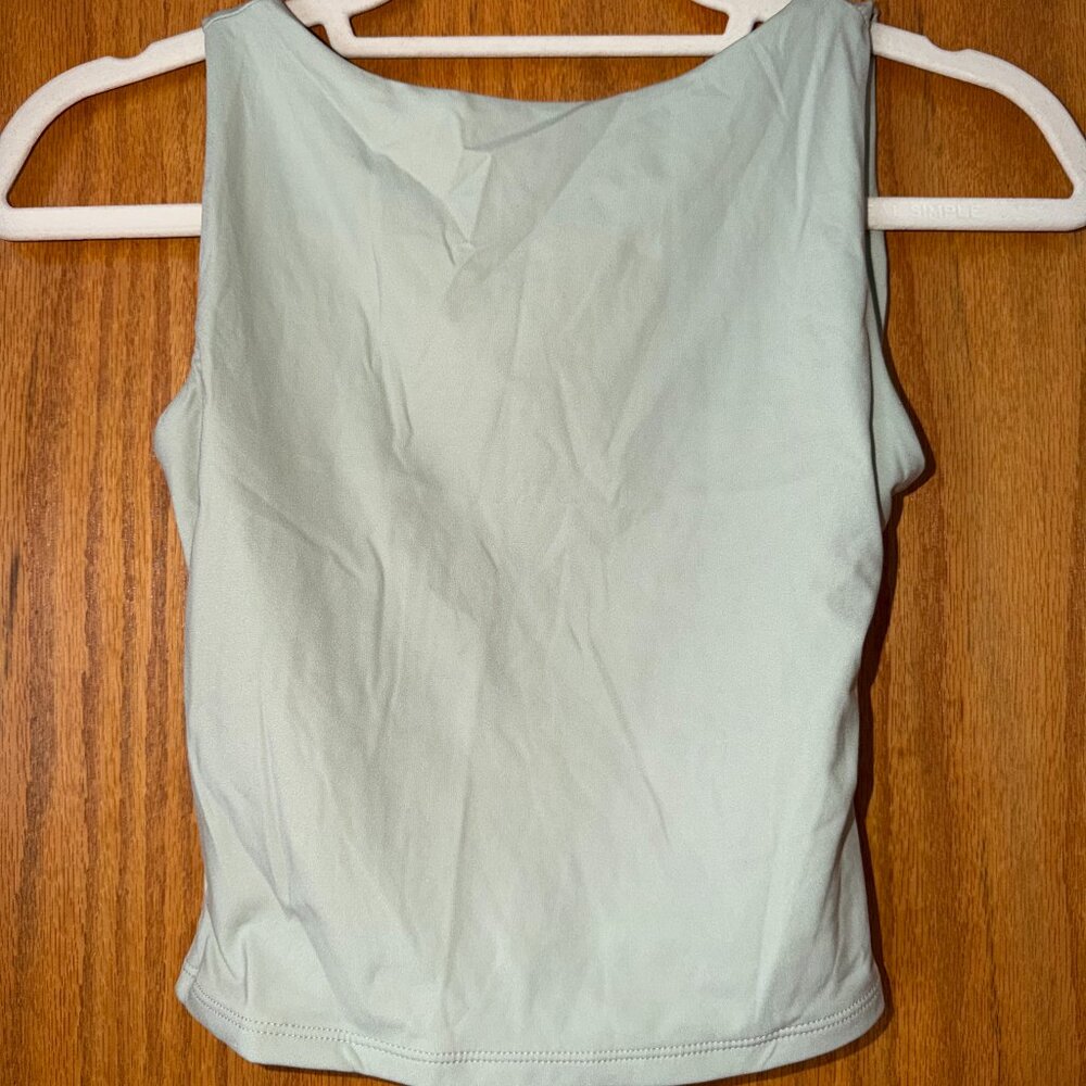 Qinsen Backless Tank Top